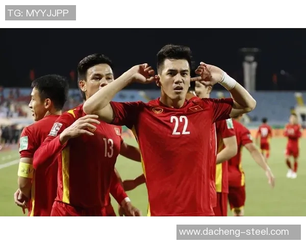 国足迎战韩国激情四溢央视网全程直播助力球迷共襄盛举