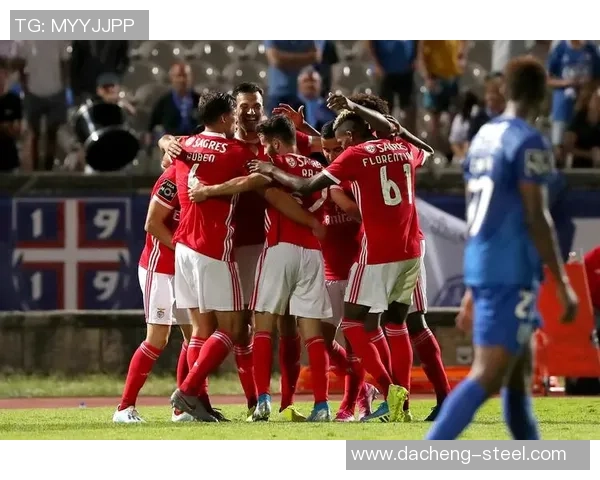 葡萄牙国家队与恒大足球俱乐部的精彩对决回顾与分析