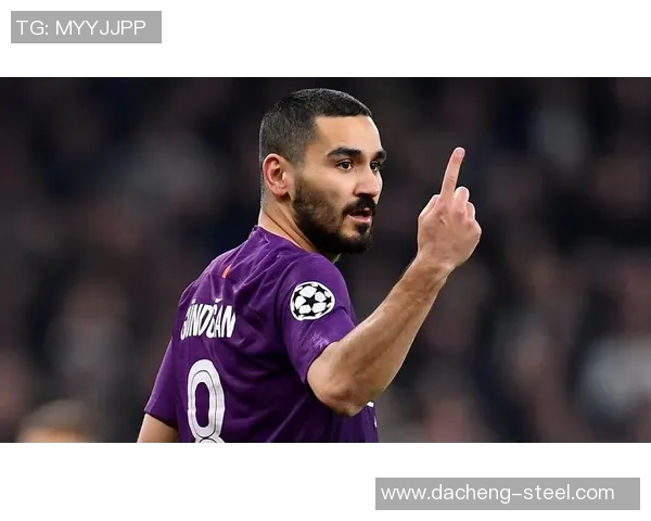 京多安引领新潮流球场内外的多面手与足球的未来之星