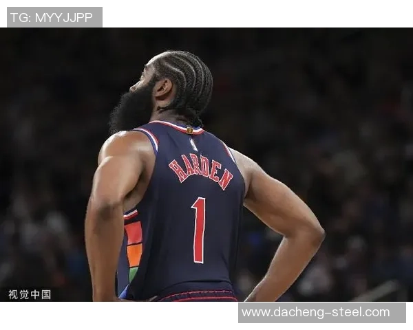 克林特卡佩拉:从默默无闻到NBA篮下巨星的奋斗历程与成就分析 克林特卡佩拉:从默默无闻到NBA篮下巨星的奋斗历程与成就分析