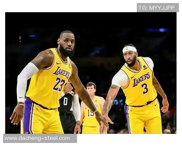 1950年湖人与活塞的经典对决回顾与篮球历史的深远影响 1950年湖人与活塞的经典对决回顾与篮球历史的深远影响