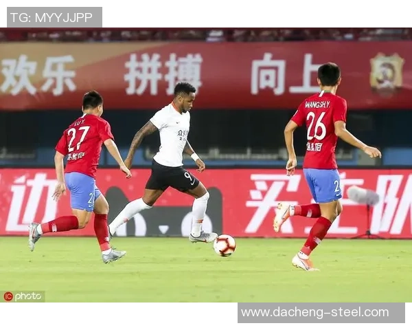 卓尔与建业激战正酣双方争夺关键积分展现足球魅力与团队精神