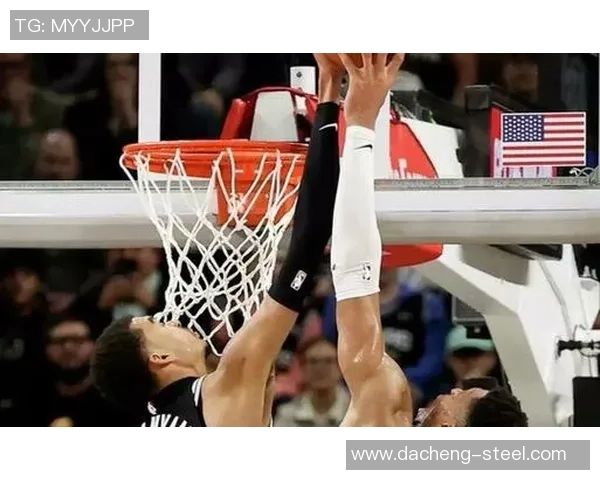 文班亚马首场比赛表现惊艳五次盖帽加隔扣字母哥引发热议 文班亚马首场比赛表现惊艳五次盖帽加隔扣字母哥引发热议