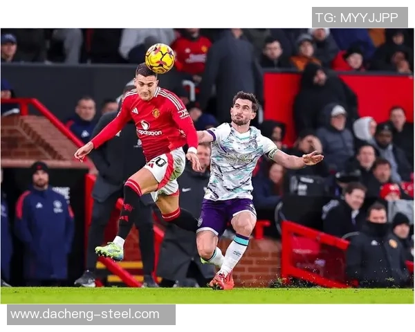 曼联与伊斯坦布尔激战正酣精彩瞬间回顾与分析 曼联与伊斯坦布尔激战正酣精彩瞬间回顾与分析